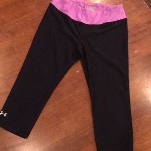 Under Armour black yoga capris